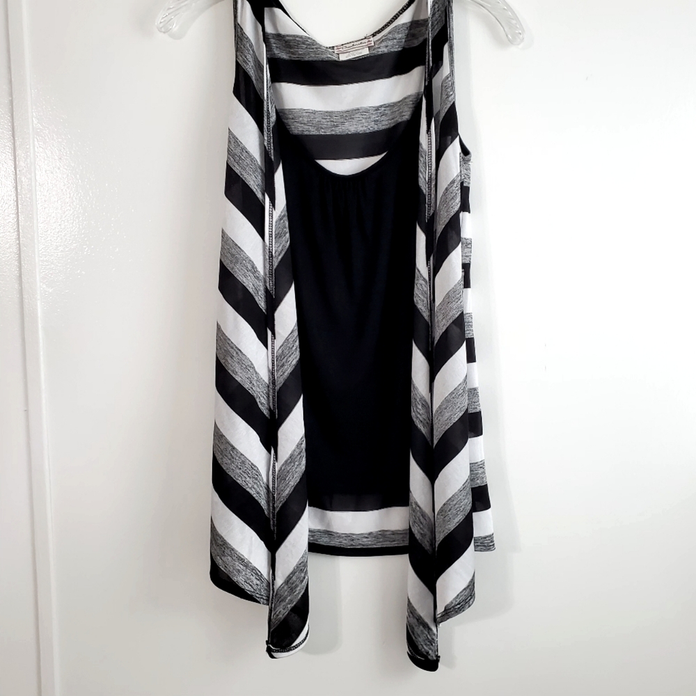 Soulmates Womens Juniors Sleeveless Black and White Small Blouse